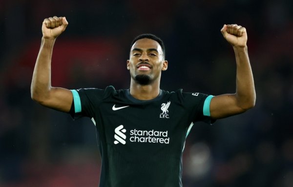 Irving: Bayern phải rất hối hận, Heraffenberg trị giá hơn 100 triệu bảng
